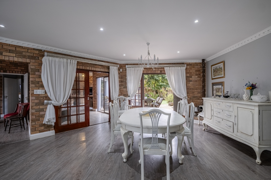5 Bedroom Property for Sale in Summerstrand Eastern Cape